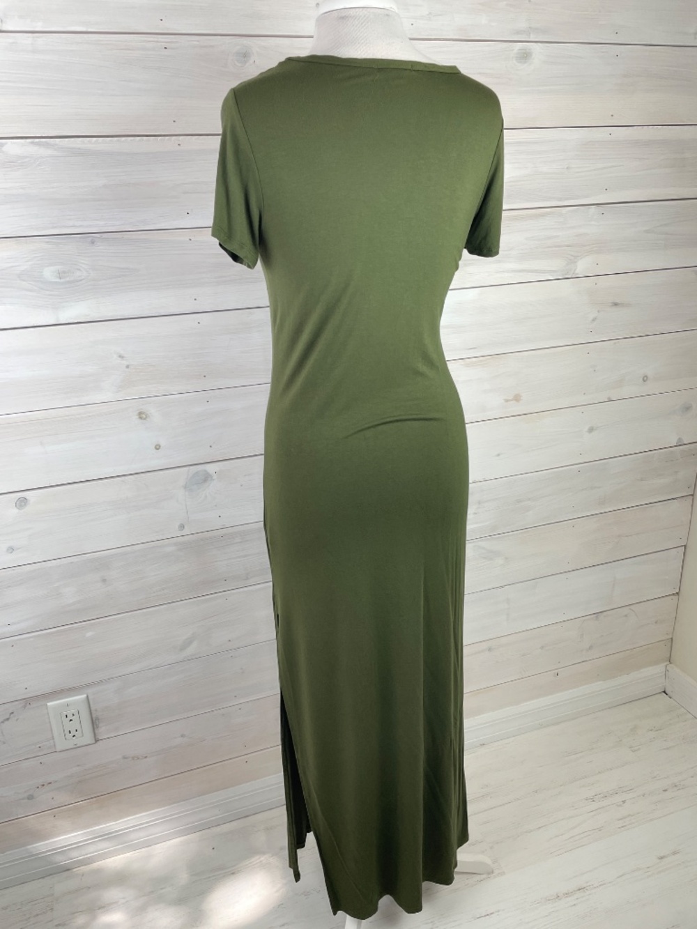 Velvet Torch Army Green V-neck Short Sleeve Maxi Dress - Picture 5 of 8